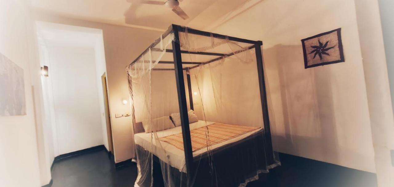 Sundance Surf Coconut Point Hotel Weligama Bagian luar foto
