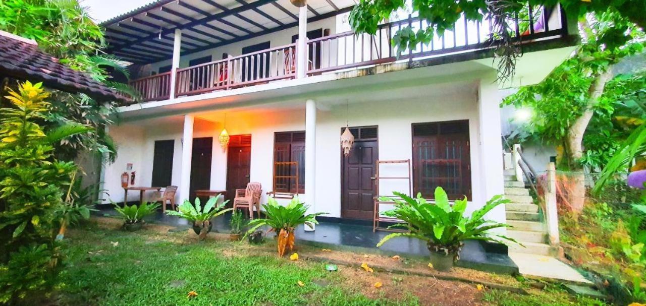 Sundance Surf Coconut Point Hotel Weligama Bagian luar foto