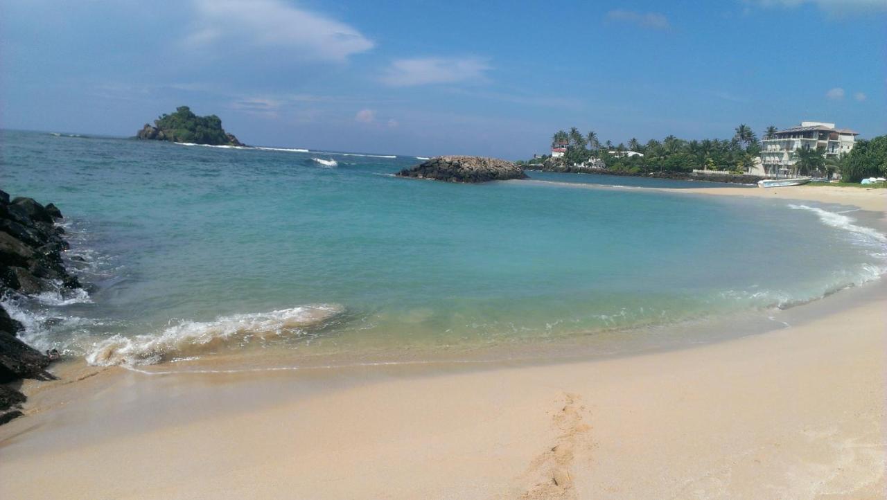 Sundance Surf Coconut Point Hotel Weligama Bagian luar foto